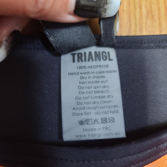 Triangl bottom - Picture 3 of 4